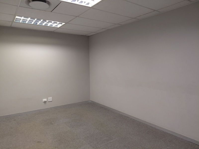 Office To Rent in Faerie Glen - Photo 5