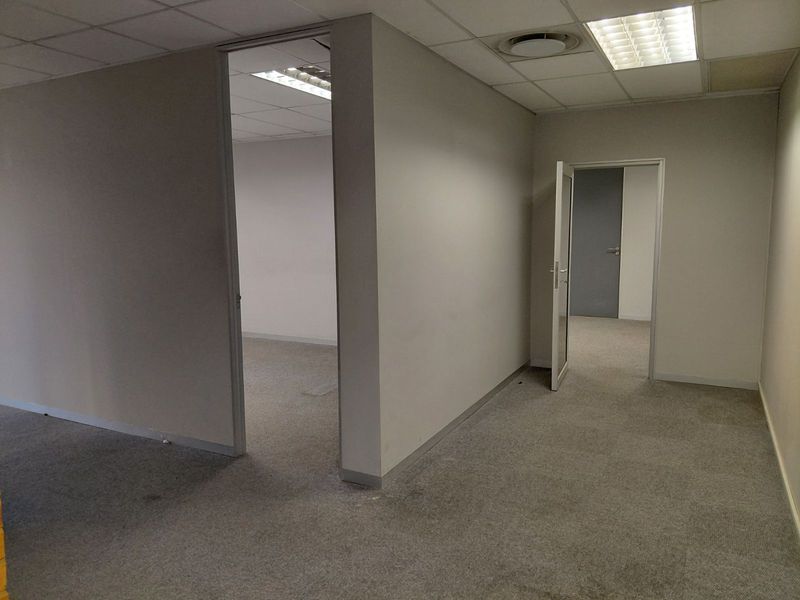 Office To Rent in Faerie Glen - Photo 3