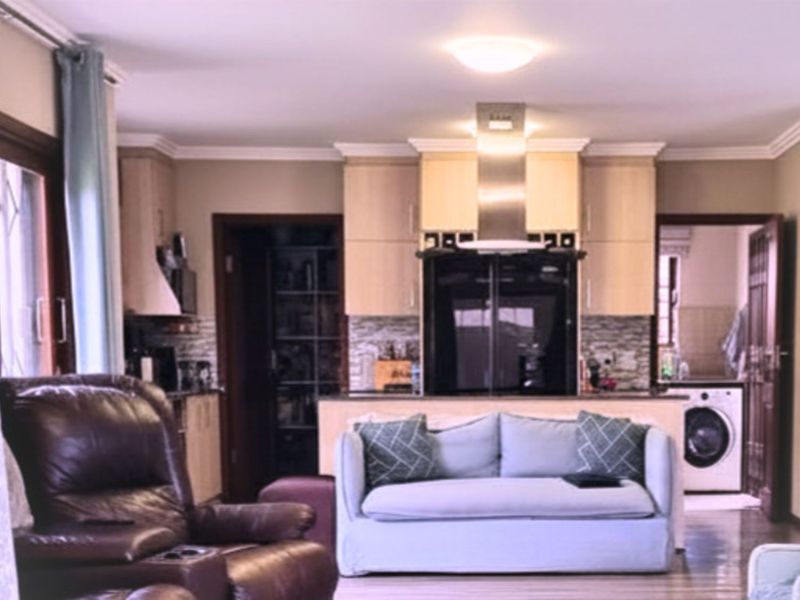 House For Sale in Barbeque Downs - Photo 2