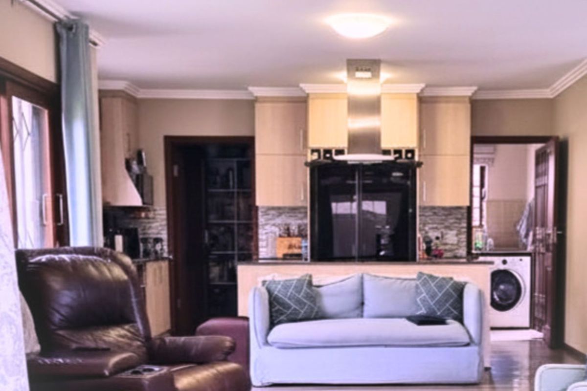 House For Sale in Barbeque Downs - Photo 2