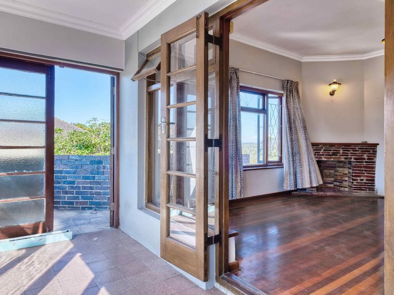 House For Sale in Glenhurd - Photo 2