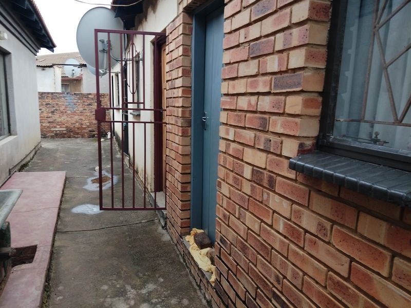 House For Sale in Mamelodi - Photo 3