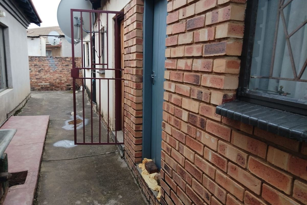 House For Sale in Mamelodi - Photo 3