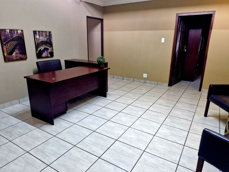 House For Sale in Die Heuwel - Photo 9