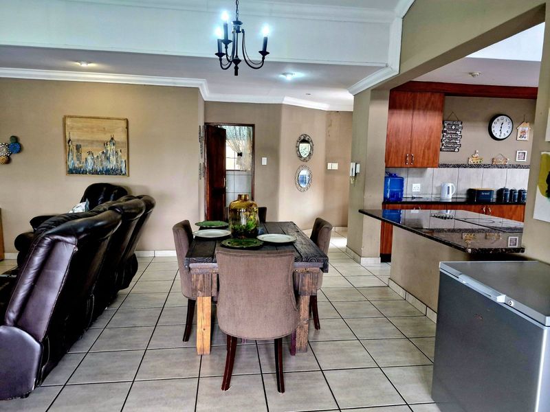 House For Sale in Die Heuwel - Photo 8