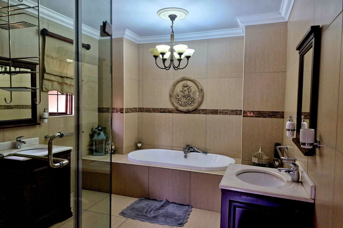 House For Sale in Die Heuwel - Photo 4