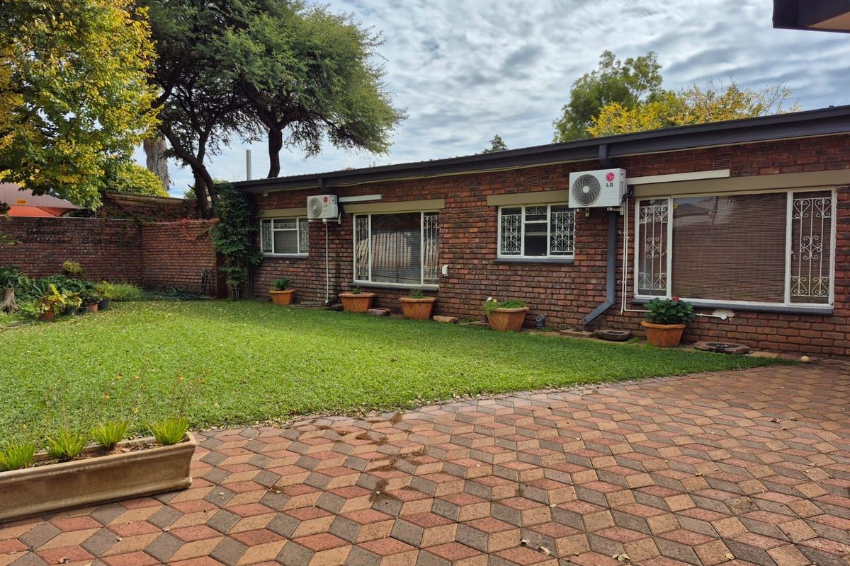 House For Sale in Kuruman Central - Photo 2