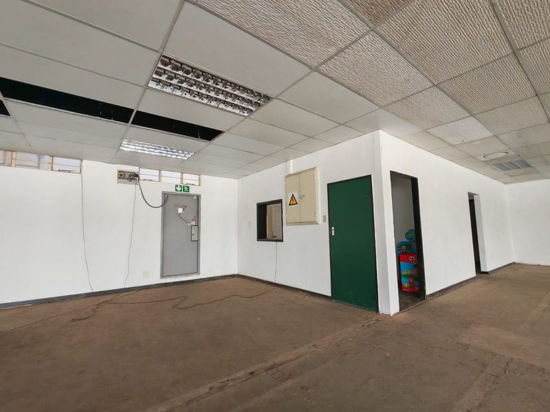 Commercial To Rent in Brakpan Central - Photo 7
