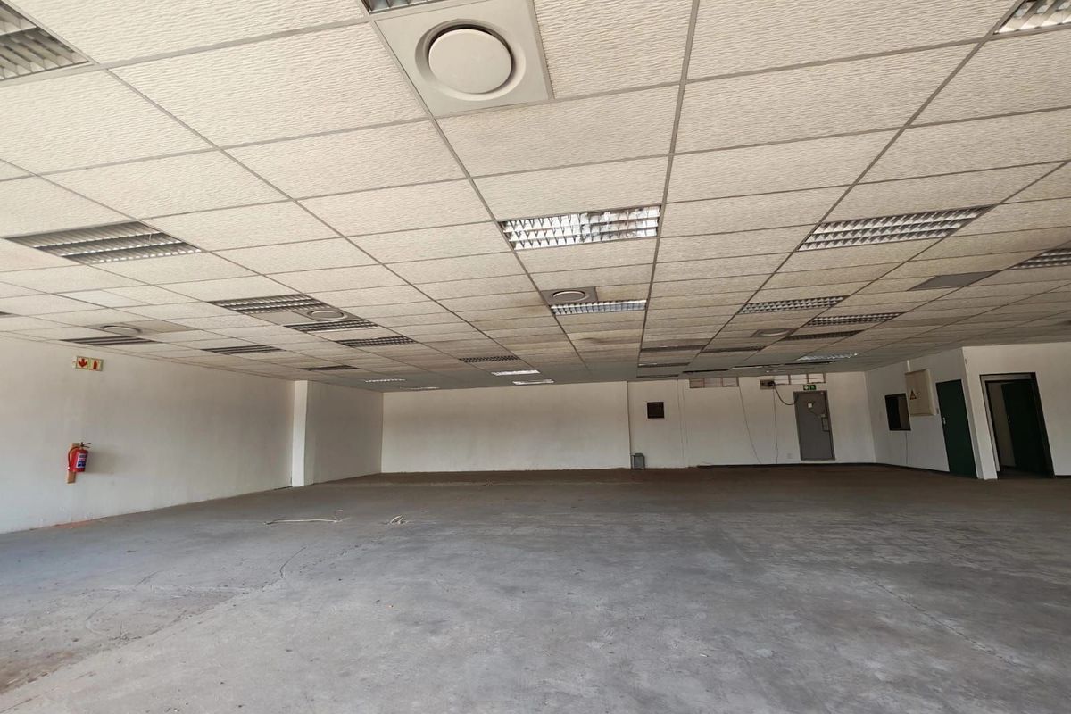 Commercial To Rent in Brakpan Central - Photo 2