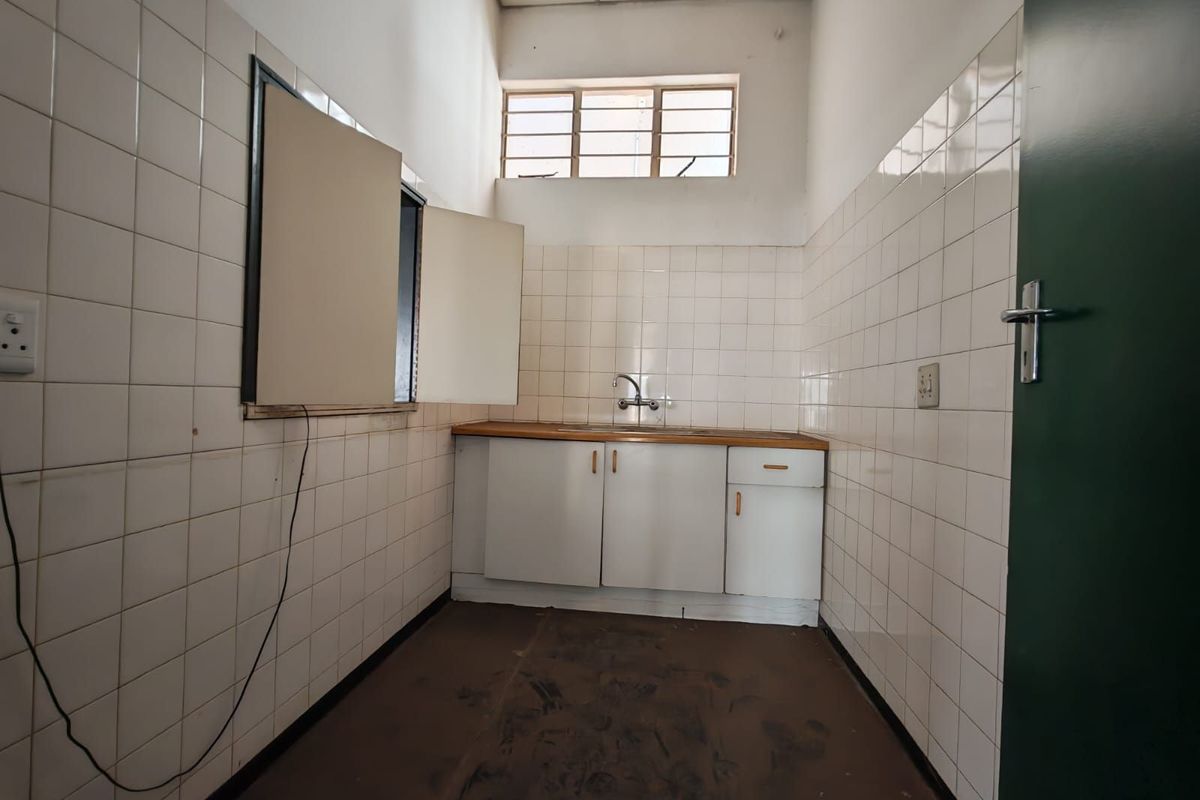 Commercial To Rent in Brakpan Central - Photo 4