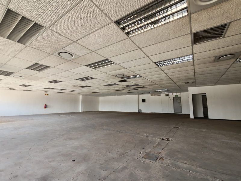 Commercial To Rent in Brakpan Central - Photo 3