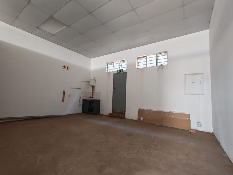 Commercial To Rent in Brakpan Central - Photo 6