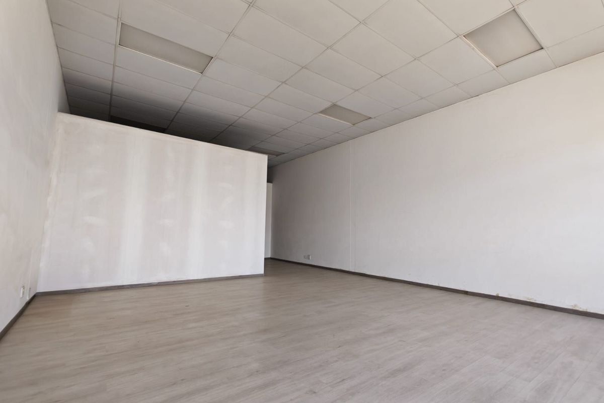 Commercial To Rent in Brakpan Central - Photo 4