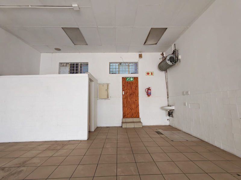 Commercial To Rent in Brakpan Central - Photo 5