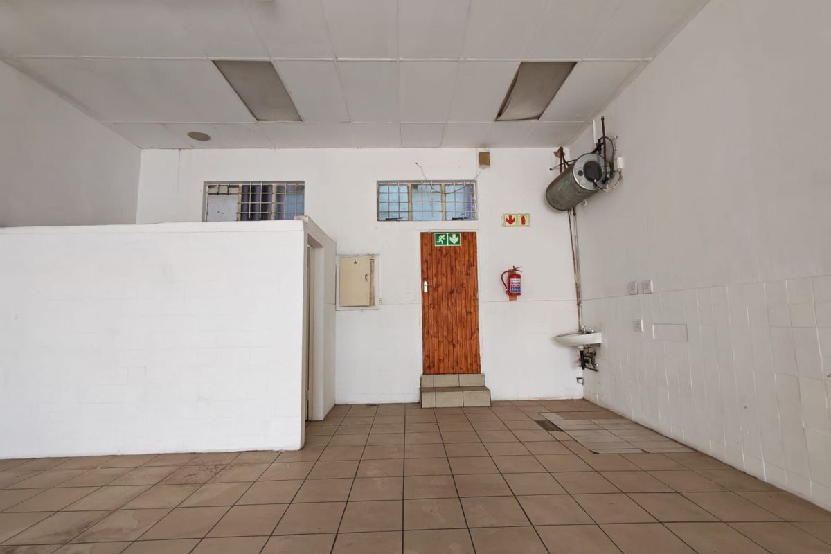 Commercial To Rent in Brakpan Central - Photo 5