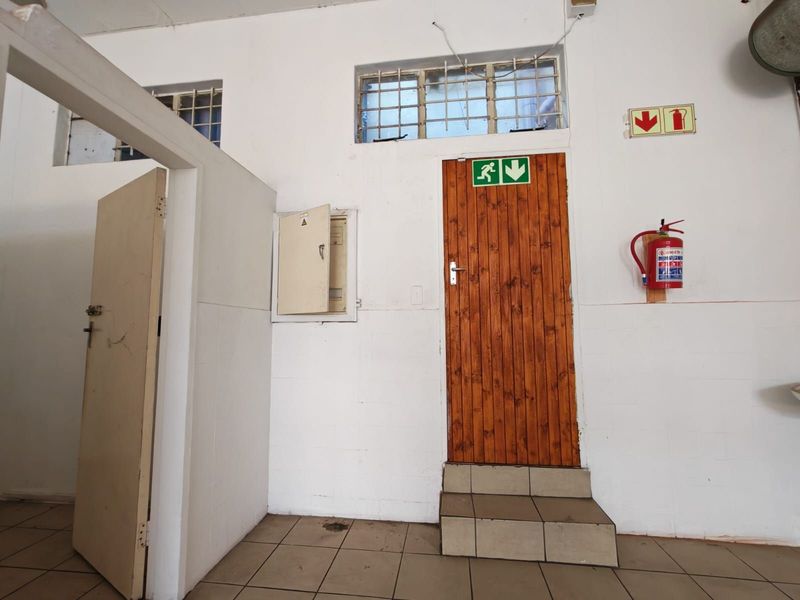 Commercial To Rent in Brakpan Central - Photo 4