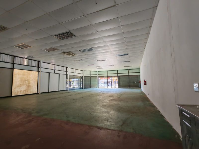 Commercial To Rent in Brakpan Central - Photo 3