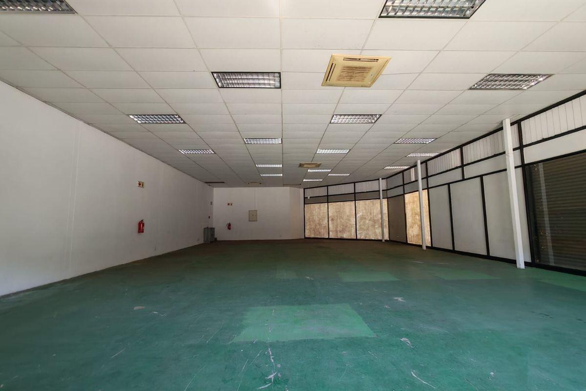 Commercial To Rent in Brakpan Central - Photo 4