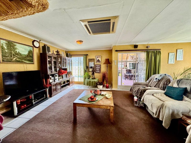 House For Sale in Secunda Central - Photo 6