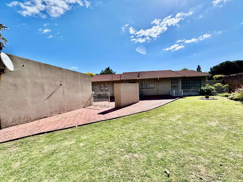 House For Sale in Secunda Central - Photo 2