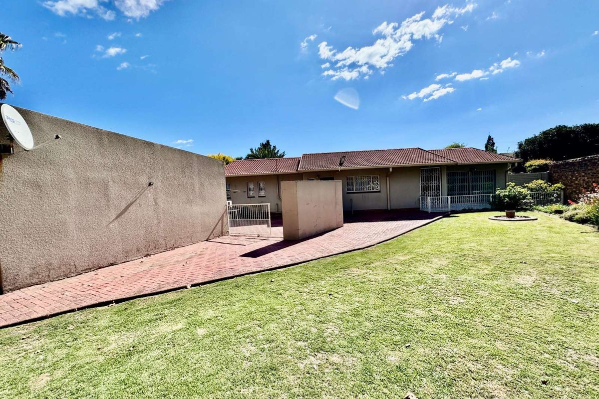 House For Sale in Secunda Central - Photo 2