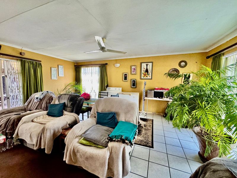 House For Sale in Secunda Central - Photo 5