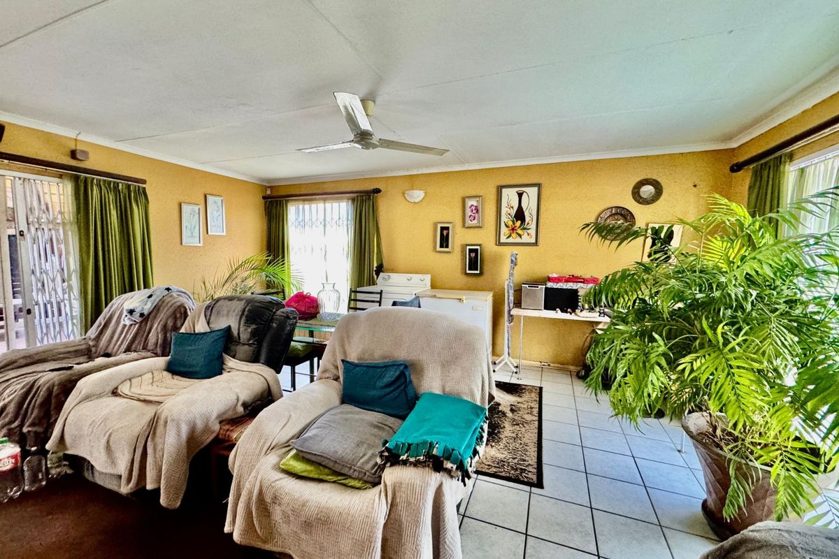 House For Sale in Secunda Central - Photo 5