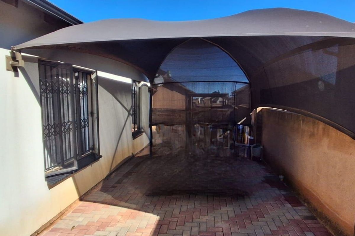 House For Sale in Soshanguve Ext - Photo 3