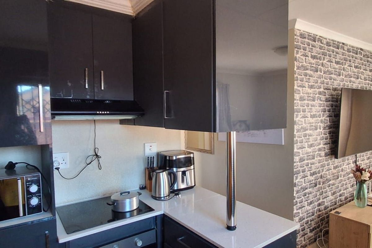 House For Sale in Soshanguve Ext - Photo 5