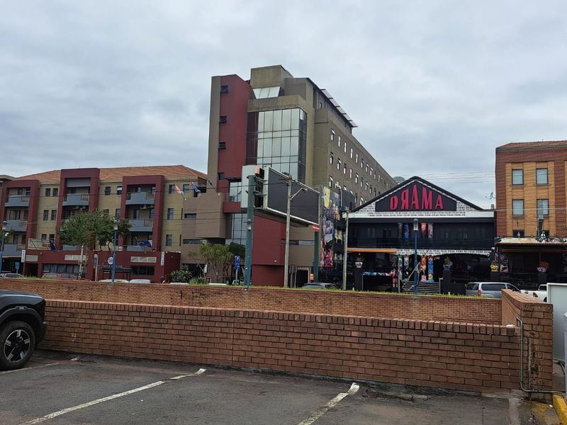 Commercial To Rent in Hatfield - Photo 8