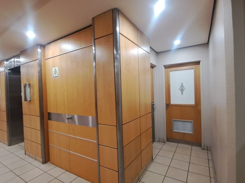 Commercial To Rent in Hatfield - Photo 10