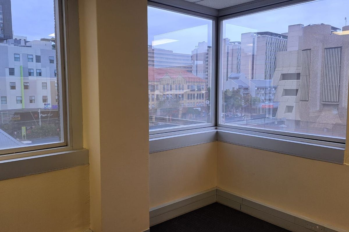 Commercial To Rent in Hatfield - Photo 4