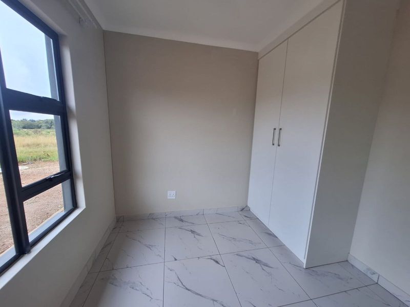 House For Sale in Rayton Central - Photo 4