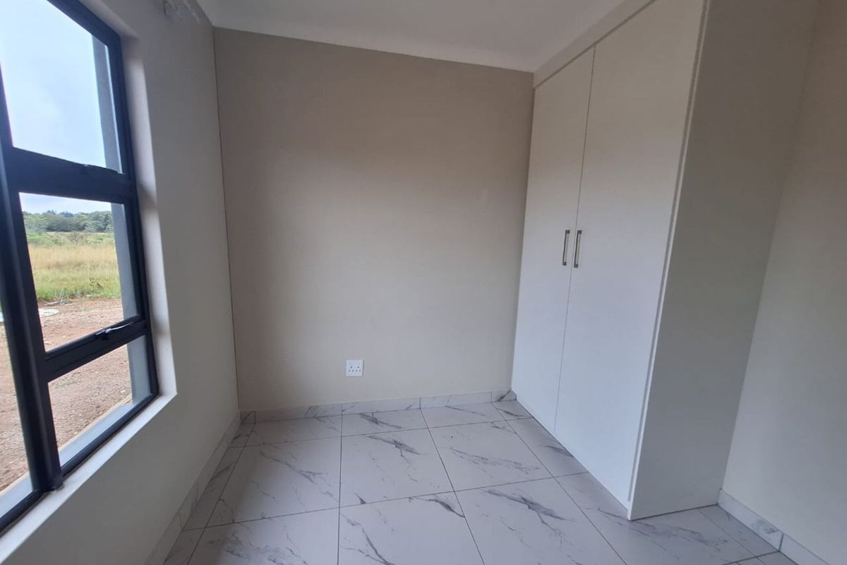 House For Sale in Rayton Central - Photo 4