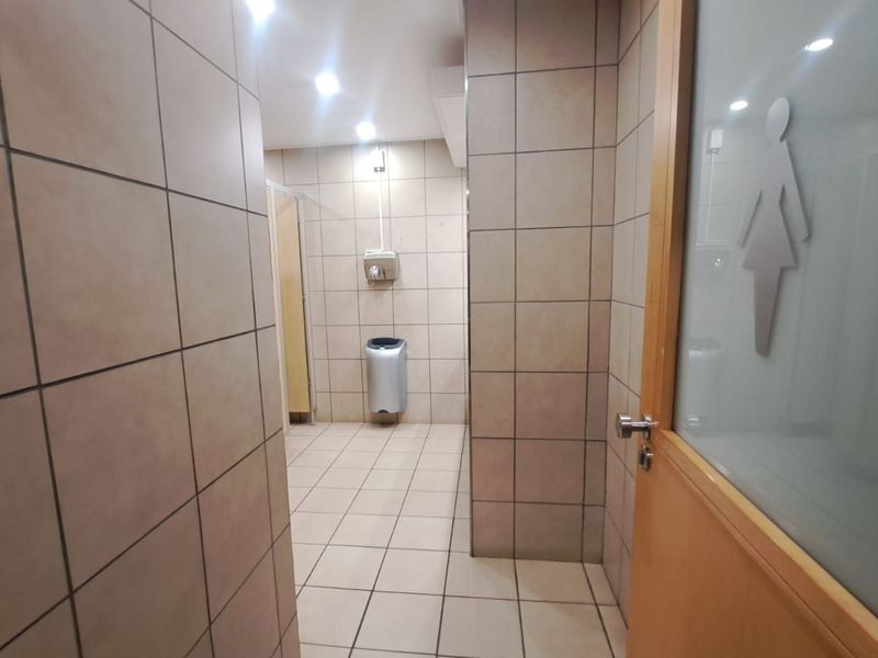 Commercial To Rent in Hatfield - Photo 6