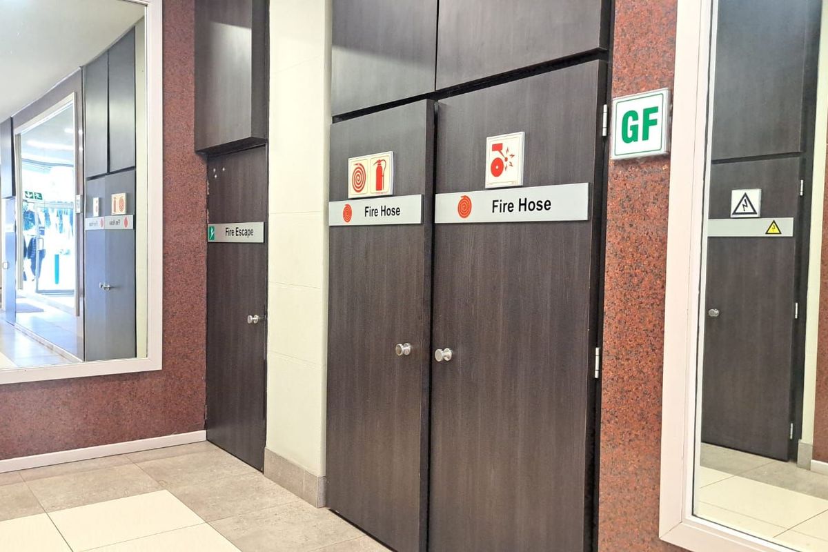 Commercial To Rent in Hatfield - Photo 2