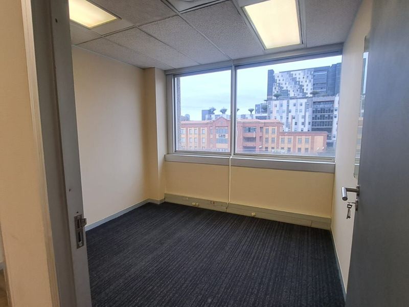 Commercial To Rent in Hatfield - Photo 10