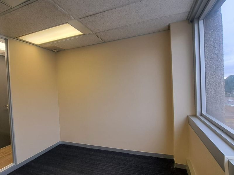 Commercial To Rent in Hatfield - Photo 9