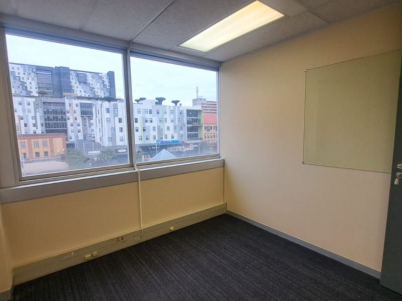 Commercial To Rent in Hatfield - Photo 7