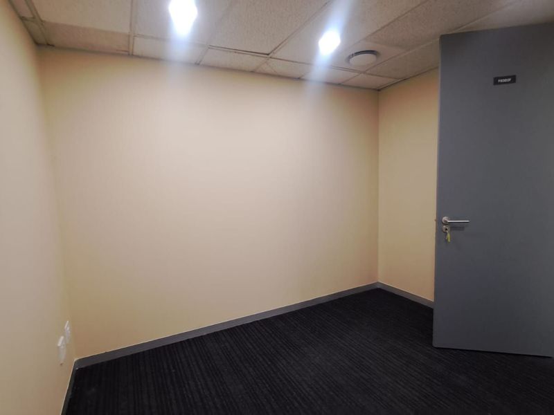 Commercial To Rent in Hatfield - Photo 4