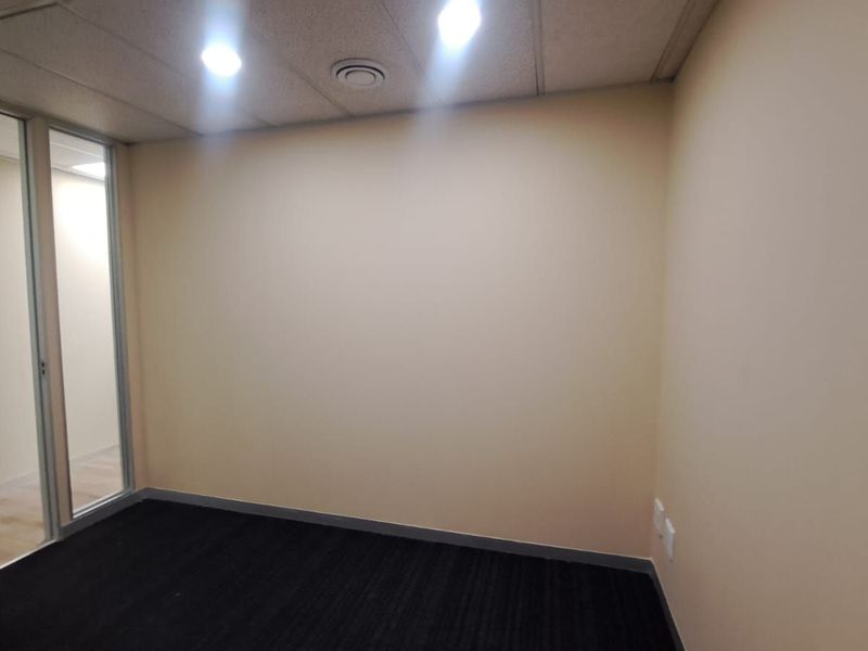 Commercial To Rent in Hatfield - Photo 2