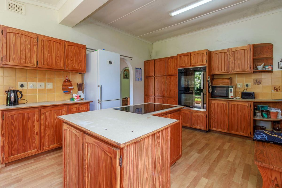 House For Sale in Crestholme - Photo 4