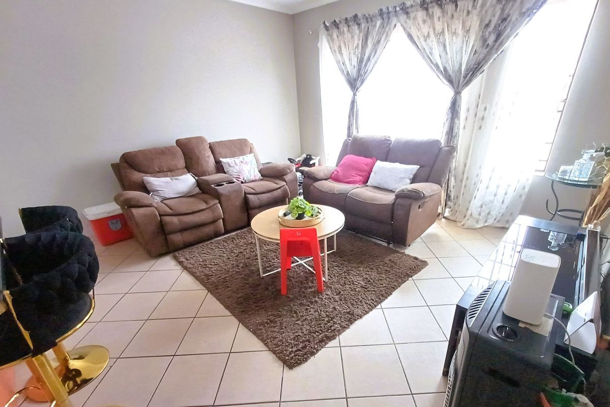 Apartment For Sale in Groblerpark - Photo 2
