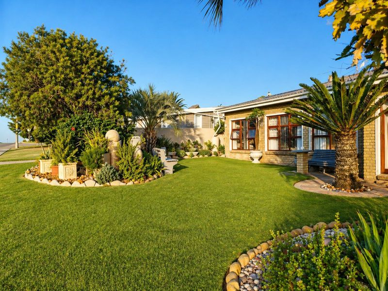 House For Sale in Bayview - Photo 2