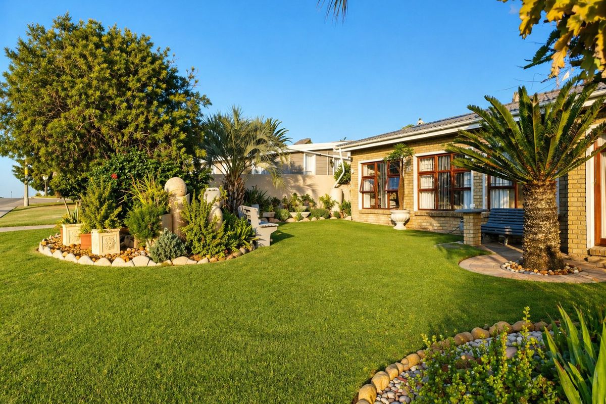 House For Sale in Bayview - Photo 2