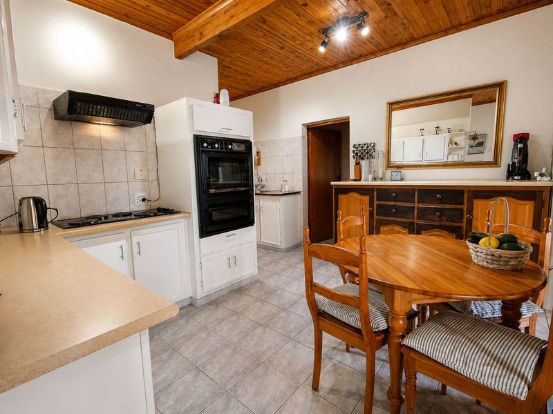 House For Sale in Bayview - Photo 4