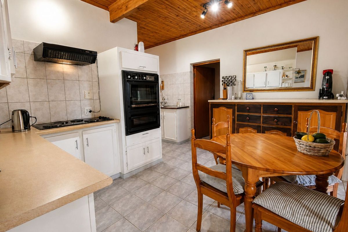 House For Sale in Bayview - Photo 4