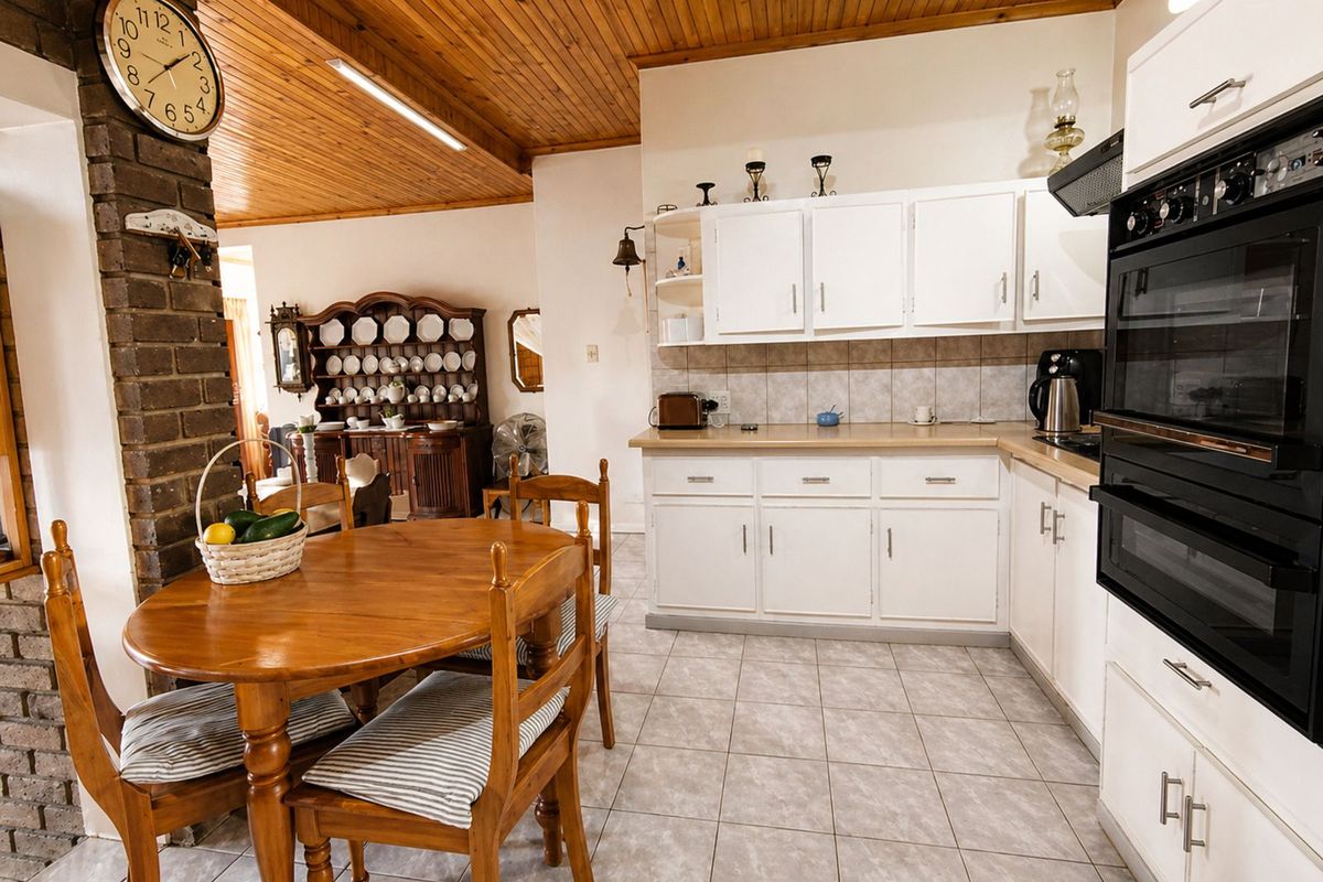 House For Sale in Bayview - Photo 3