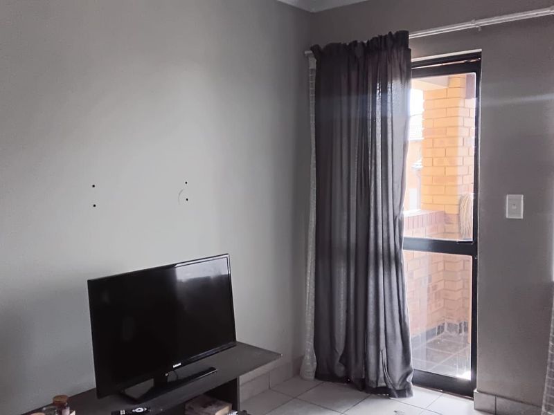 Apartment For Sale in Heuweloord - Photo 3