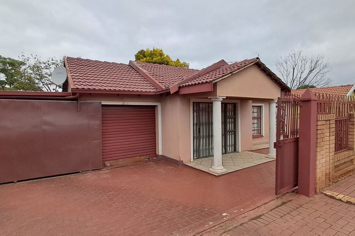 House For Sale in Philip Nel Park - Photo 2